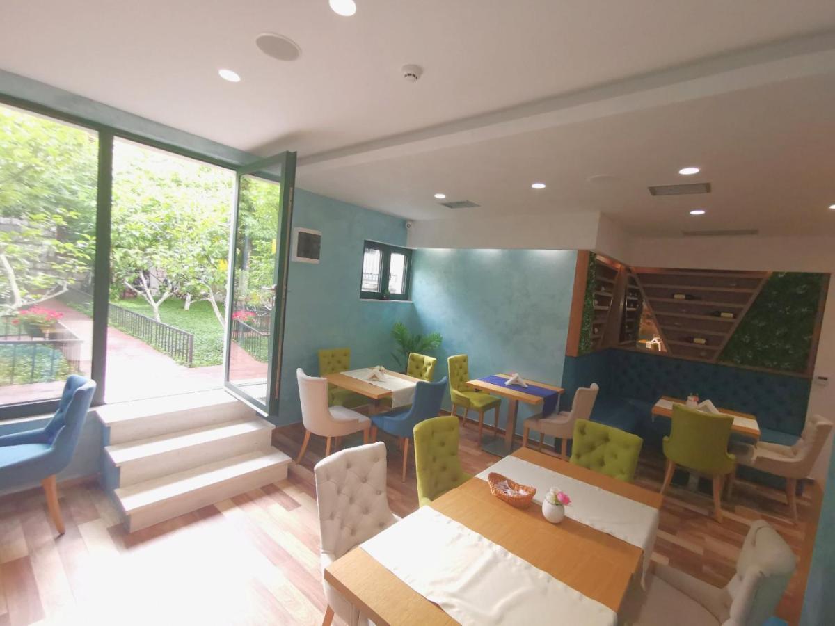 Hotel Alkima Kotor Bagian luar foto